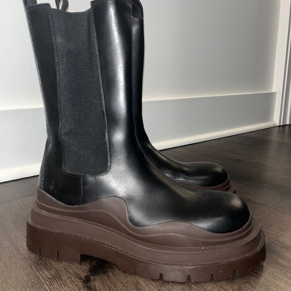 Bottega Veneta Tire Chelsea Boot Size: EU 38